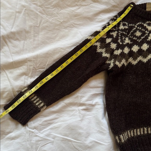 Vintage Women's 💯 Wool Fair Isle Sweater - Picture 5 of 7